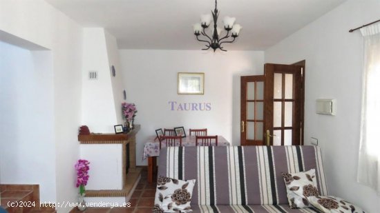 Villa en venta en Árchez (Málaga)