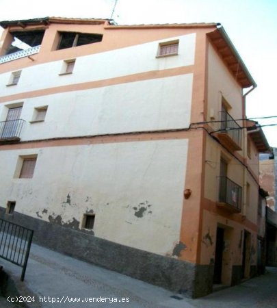 Villa en venta en Naval (Huesca)