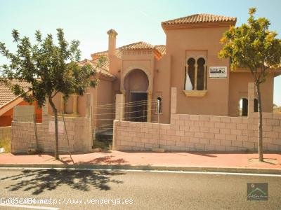 Villa en venta en construcción en Benalmádena (Málaga)