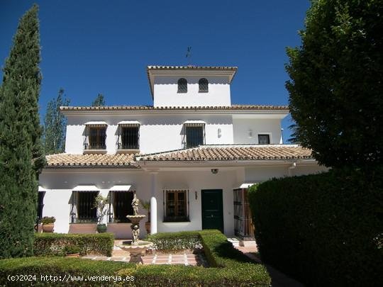 Villa en venta en Alhaurín de la Torre (Málaga)