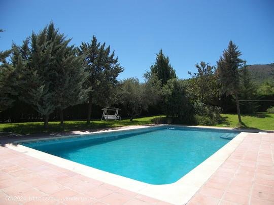 Villa en venta en Alhaurín de la Torre (Málaga)