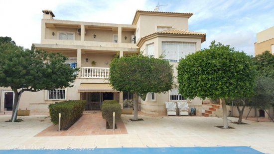 Villa en venta en Mutxamel (Alicante)