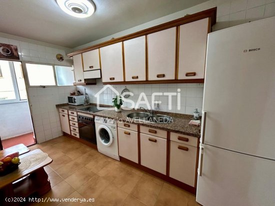 A la venta acogedor piso de tres dormitorios semi reformado en el barrio de Santa Esteban