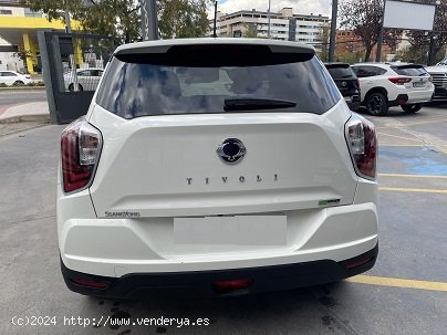 Hyundai Tivoli Gasolina/Gas ( Tivoli G12 GLP Urban Plus 4x2 )  - Madrid