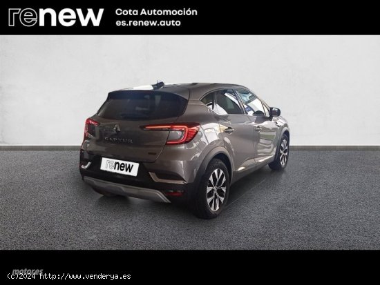 Renault Captur techno e-tech fyull hybrid 145 de 2023 con 17.000 Km por 25.500 EUR. en Madrid