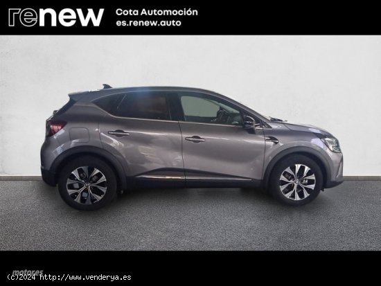 Renault Captur techno e-tech fyull hybrid 145 de 2023 con 17.000 Km por 25.500 EUR. en Madrid