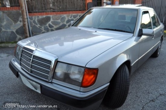 Mercedes Clase E 300D AUT KLIMA A/C-TECHO ELECTRICO-ELEGANCE de 1991 con 377.000 Km por 4.700 EUR. e