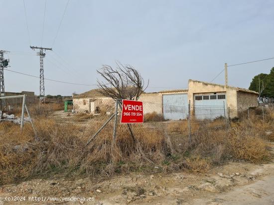 Casa de Campo con Almacén en Zona Cabecicos, Carretera de Caudete - ALICANTE