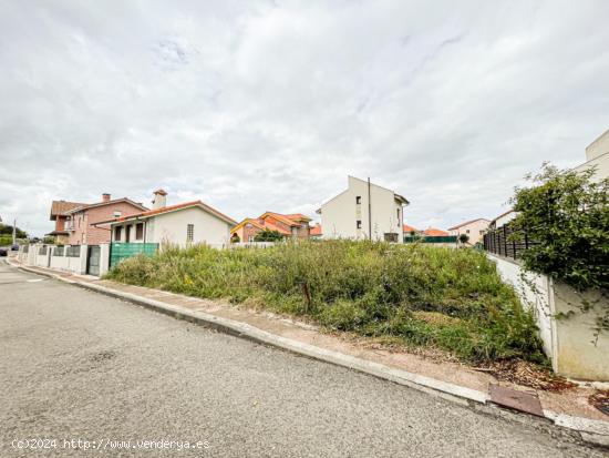 Terreno urbano llano en el centro de Argoños: ¡Construye tu chalet de ensueño a solo 1 km de la p