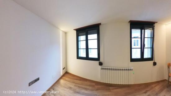 CASA EN VENTA EN ZONA MONUMENTAL DE SANTIAGO - A CORUÑA