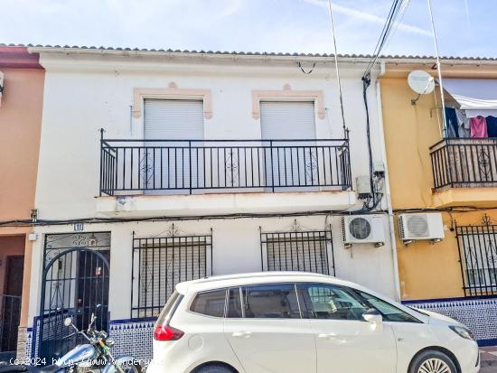 Casa de 2 plantas situada en la calle Mariana Pineda de Alhendín. - GRANADA