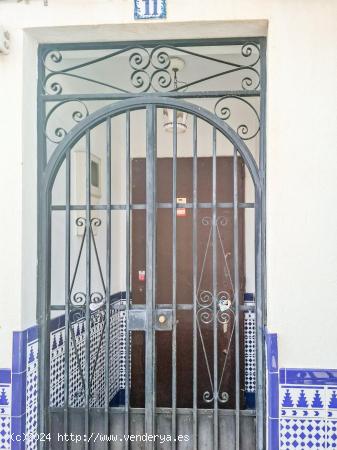 Casa de 2 plantas situada en la calle Mariana Pineda de Alhendín. - GRANADA