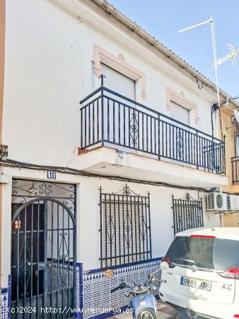 Casa de 2 plantas situada en la calle Mariana Pineda de Alhendín. - GRANADA