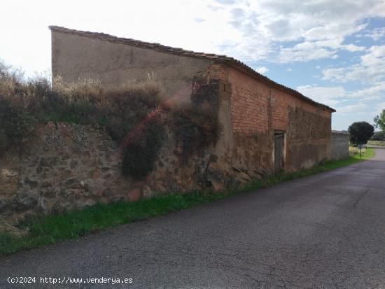 Se vende Terreno con Almacen en Castejon del Puente - HUESCA