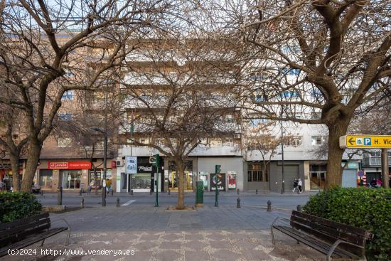  ¡Atención inversores y familias en busca de amplitud y versatilidad en el corazón de Granada! - 