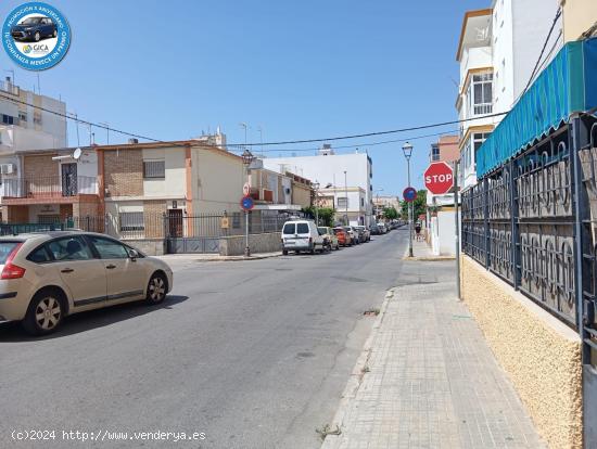 ACOGEDOR PISO DE 2 HABITACIONES  JUNTO AL CERRO FALON - CADIZ