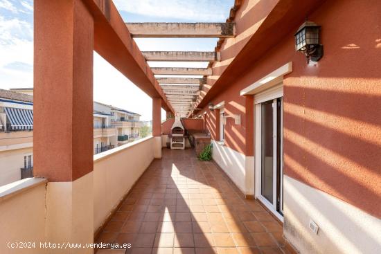  ¡Ático de ensueño con terraza y garaje en Las Gabias - GRANADA 