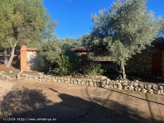 ¡Descubre el chalet de tus sueños en la Urbanización Valgrande, Chinchón! - MADRID