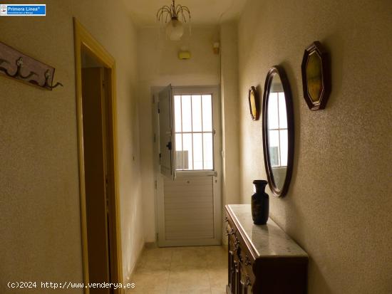 Venta de casa céntrica de 5 dormitorios en Cabo de Palos - MURCIA