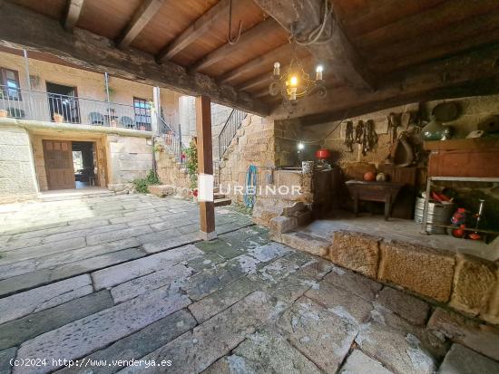 Venta o Alquiler con opcion de compra. CASONA singular turismo rural. Ribeira Sacra - ORENSE