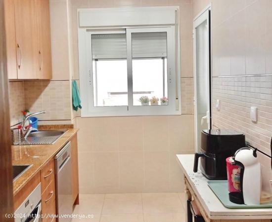 MARAVILLOSA VIVIENDA SEMI-NUEVA CON GARAJE  Y TRASTERO EN ORIHUELA CIUDAD MUY ECONÓMICA ¡¡VISITEL