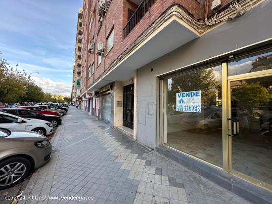 Venta de local comercial junto a Plaza Fontiveros. - GRANADA