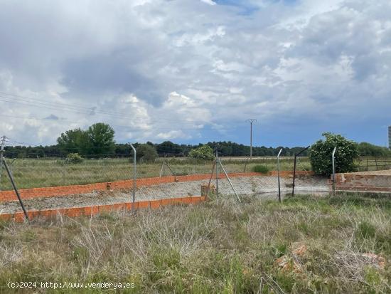  SE VENDE NAVES EN FUENTEPELAYO - SEGOVIA 