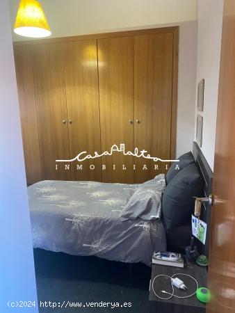 SE ALQUILA APARTAMENTO CON TERRAZA EN CENTRO DE ALTEA - ALICANTE