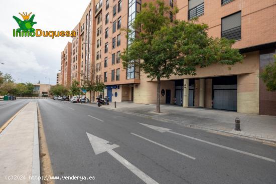 MAGNIFICA PLAZA DE APARCAMIENTO EN CALLE JULIO VERNE Nº2 - GRANADA