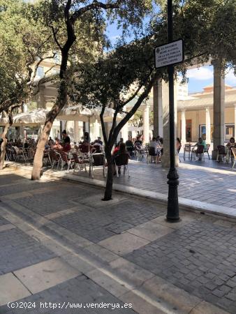 Casa o negocio junto Plaza Santa Clara - CASTELLON