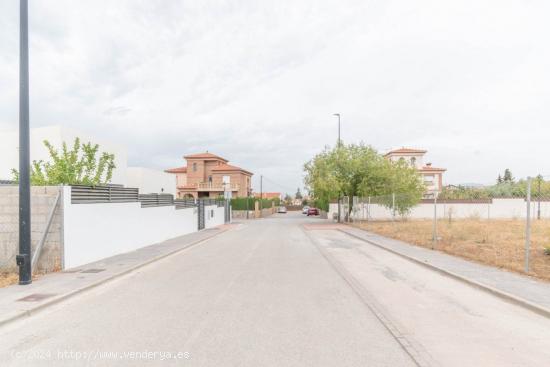 Terreno urbano en venta en Ogijares con gran potencial - GRANADA