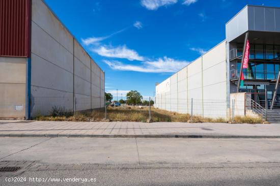 Terreno industrial Parque Comercial Albán - GRANADA