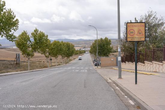 VENTA DE PARCELA EN LA URBANIZACIÓN CAÑADAS DEL PARQUE - GRANADA