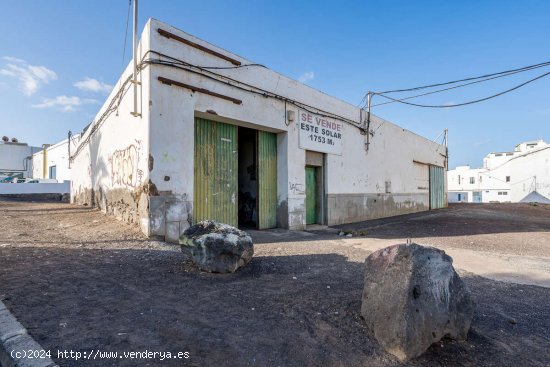 SE VENDE Terreno industrial en zona de Puerto Naos - Arrecife