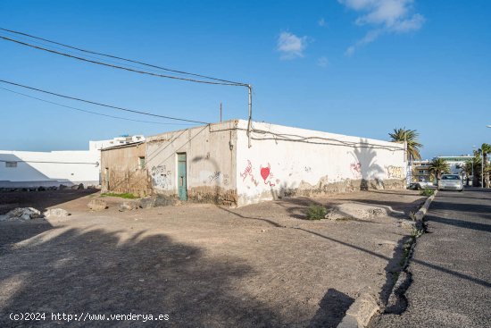 SE VENDE Terreno industrial en zona de Puerto Naos - Arrecife