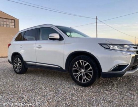 MITSUBISHI Outlander en venta en AlcarrÃ s (Lleida) - AlcarrÃ s