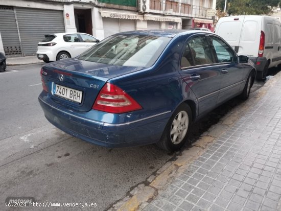 Mercedes Clase C C 200 de 2002 con 201.000 Km por 4.900 EUR. en Alicante