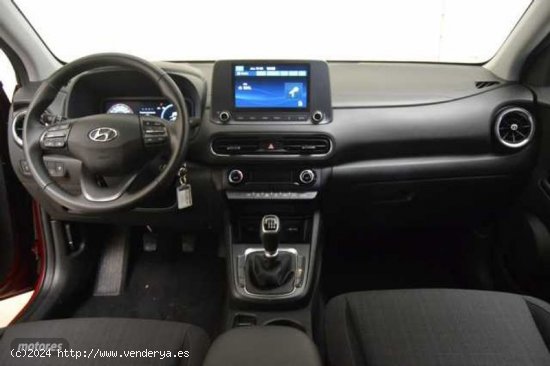 Hyundai Kona 1.0 TGDI Maxx 4x2 de 2023 con 20.465 Km por 16.700 EUR. en Barcelona