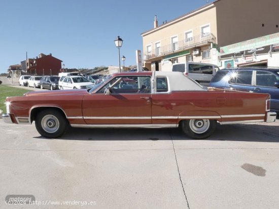 Ford Lincoln Town Coupe de 1977 con 127.448 Km por 18.000 EUR. en Madrid