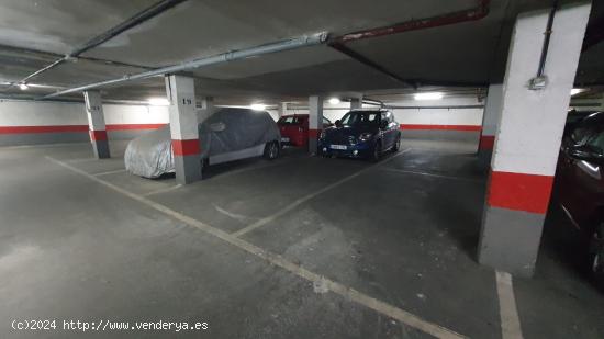 Parking en Zona Zaidín -junto  polideportivo Nuñez Blanca entre palacio de deportes y Serrallo Pla