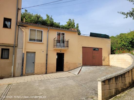 CASA CON BAJERA Y TERRAZA - NAVARRA