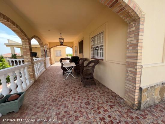  SE VENDE CHALET CON APARTAMENTO INDEPENDIENTE - VALENCIA 