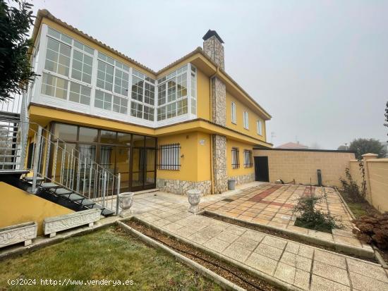 SE VENDE CHALET EN VILLADANGOS DEL PÁRAMO - LEON