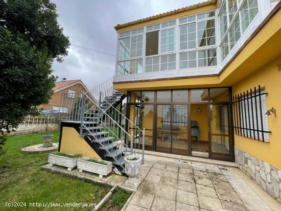 SE VENDE CHALET EN VILLADANGOS DEL PÁRAMO - LEON