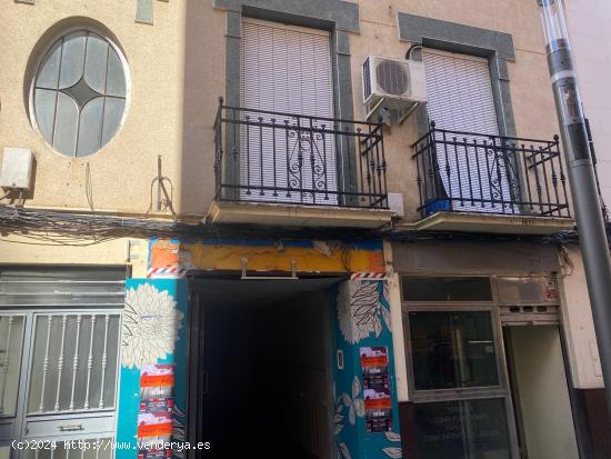 OPORTUNIDAD CASA EN C/MENACHO - BADAJOZ