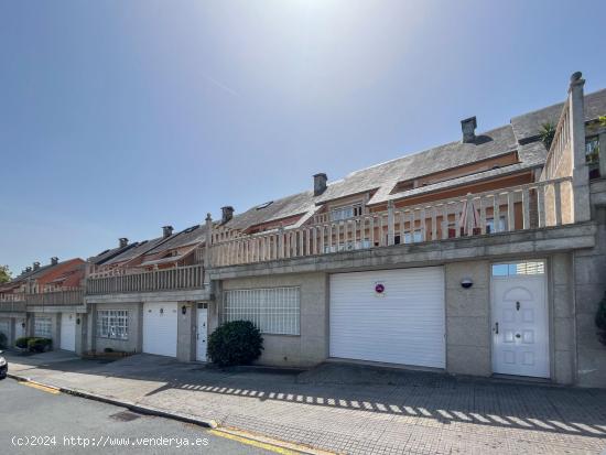 Chalé de amplios espacios, en urbanización cerrada, en el casco urbano - A CORUÑA