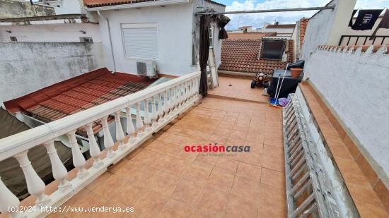 CASA REFORMADA Y CON TEJADO NUEVO EN EL CENTRO - CORDOBA