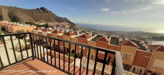  Se vende amplio duplex  en Roque del Conde - SANTA CRUZ DE TENERIFE 