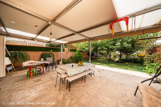 Chalet adosado en venta en Coslada, zona Conejeras-Esparragal - MADRID