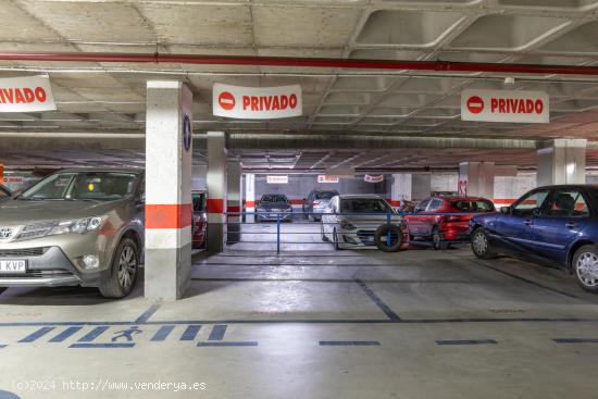  Plaza de parking por cesión en el Parking de Calle Palencia - GRANADA 